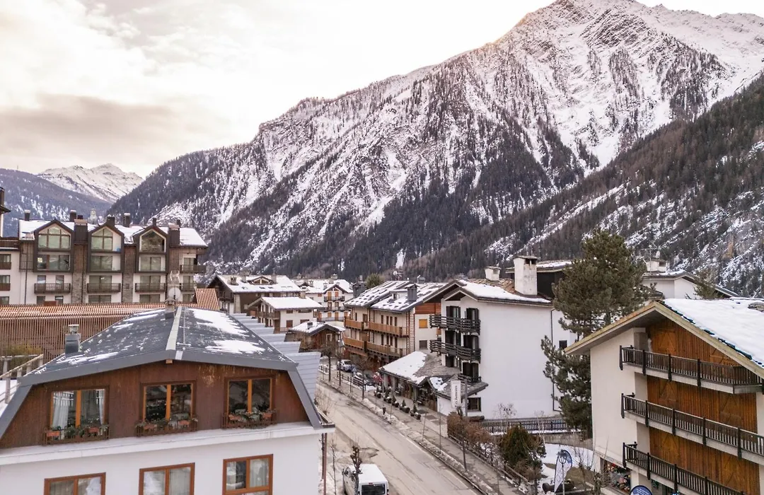 Hotel Les Jumeaux Courmayeur-1
